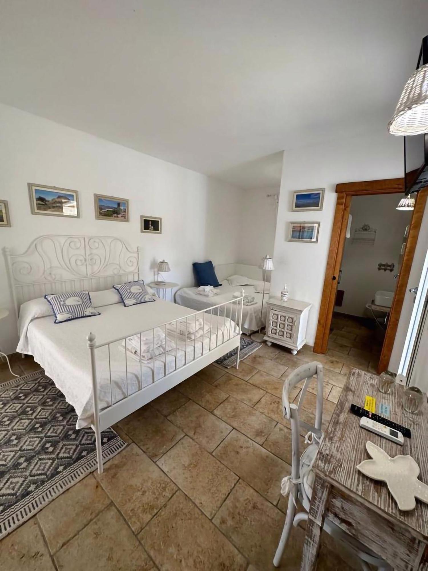 Monti Russu Natural Guest House 아글리엔투 외부 사진