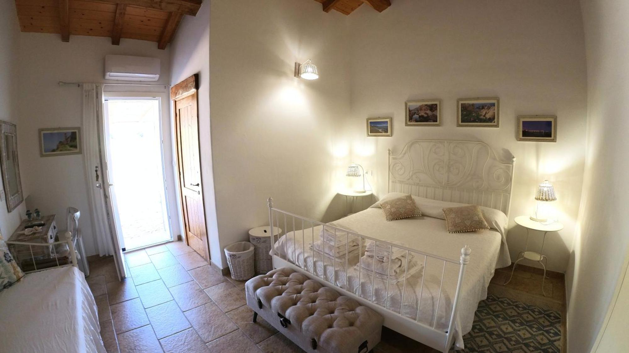 Monti Russu Natural Guest House 아글리엔투 외부 사진